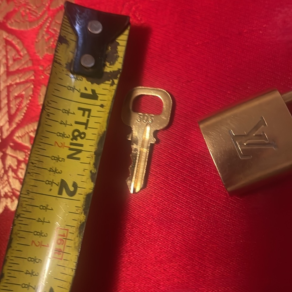 Louis Vuitton Gold Padlock and Key Set - Picture 10 of 16